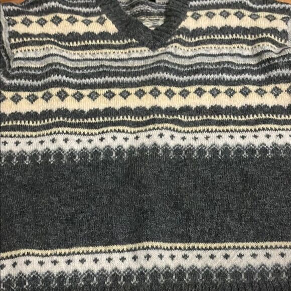 VTG American Eagle outfitter men’s Gray White Faire isle V-Neck pullover Sweater - Picture 4 of 8
